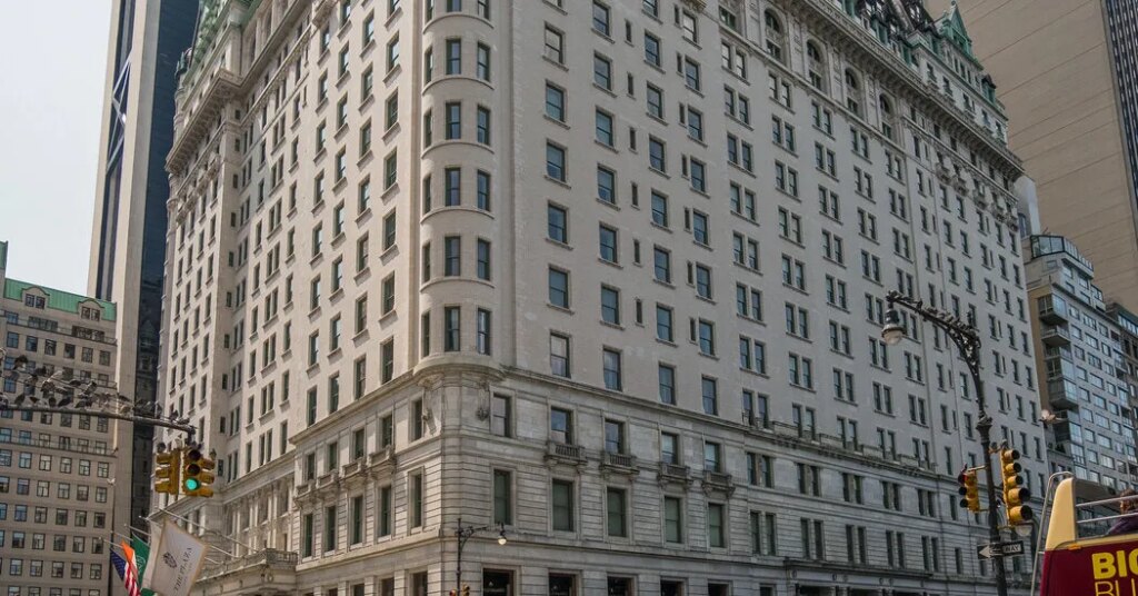 Plaza Hotel to Shut for Four-Year Cleanup of Its Celebrated Facade