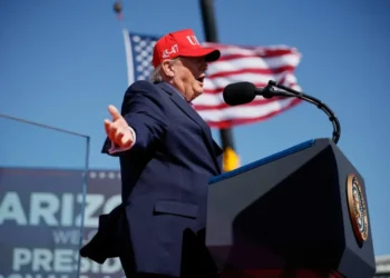 Fury after ‘deeply unwell’ Trump babbles about new states at rally: ‘Complete insanity’