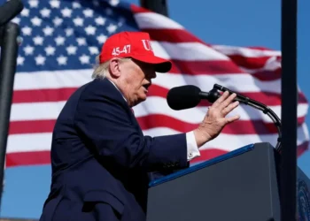 ‘Scum of the earth!’ Trump floats shocking punishment for government leakers