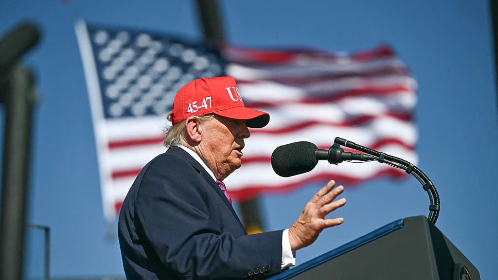 Trump Says Leakers ‘Should Be Shot’ and Rails Against Media at Rally
