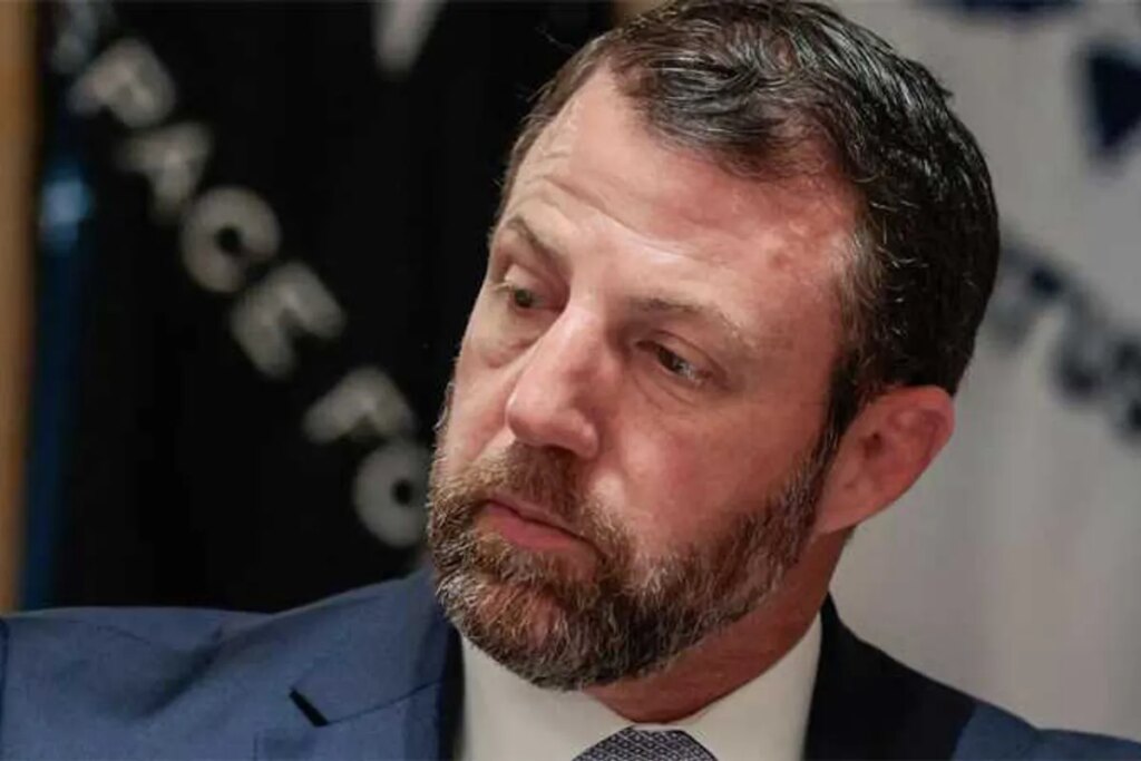 ‘Sick and tired’ ex-MAGA insider unloads on Trump admin over Dem investigation