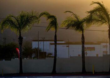 Santa Ana Winds Trigger Wildfire Warnings in Southern California. Here’s What To Know