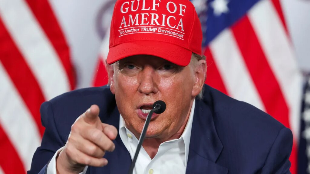 Critics blown away by ‘levels of internal chaos’ at White House as Trump ponders shake-up