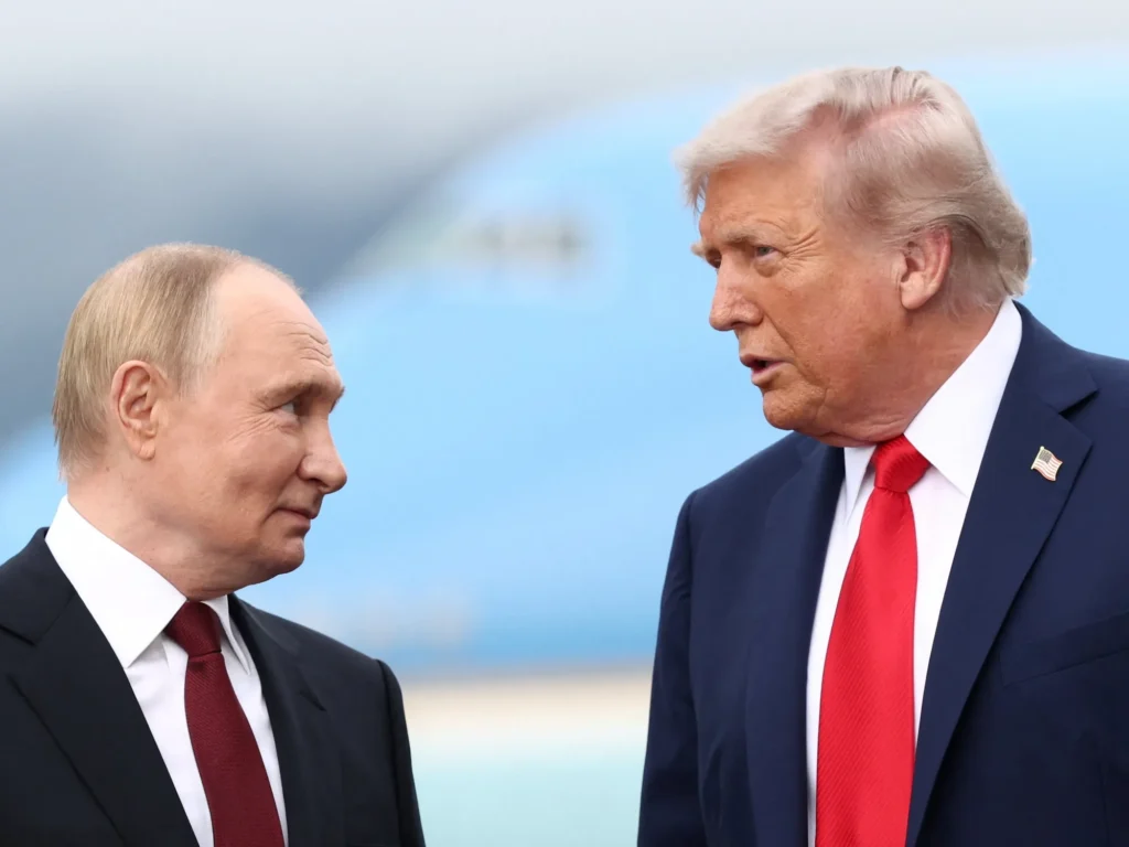 ‘Something is up’: Ex-GOP operative alarmed as shady Trump deal points to Ukraine blackout