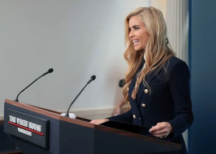 WSJ exposes the incredibly awkward moment Trump’s press secretary found out she was fired