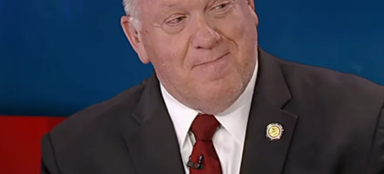 Grinning Tom Homan sends chilling message on Ilhan Omar home raid: ‘I know things’