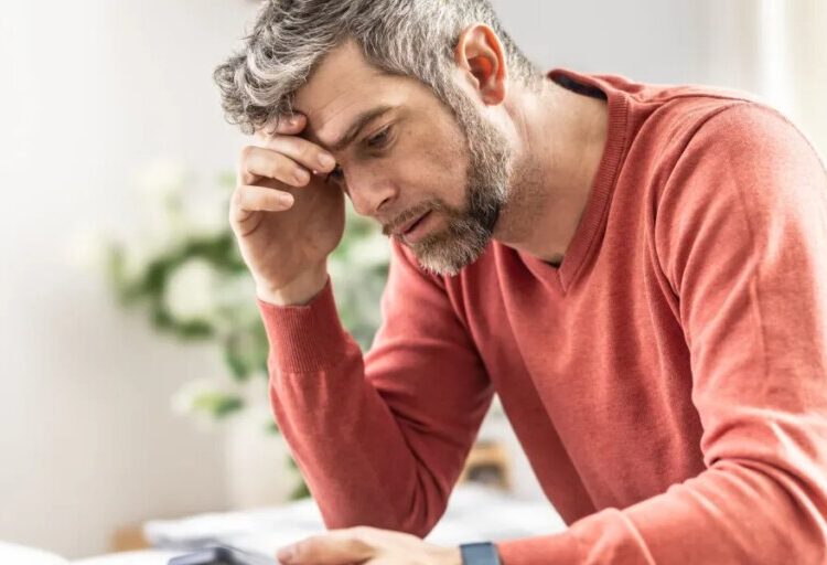 10 million Americans are using advance loan apps to get their paychecks in advance—and it’s costing them hundreds of dollars more, report finds