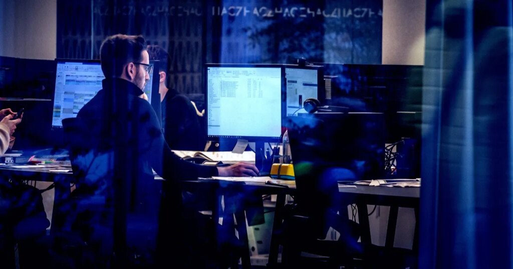 Bosses Deploying AI-Powered Spyware That Watches Workers Constantly