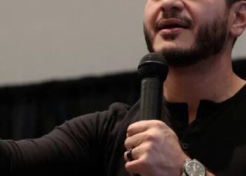 Cheers as Abdul El-Sayed schools ‘bigoted Islamophobic heckler’ at tense town hall