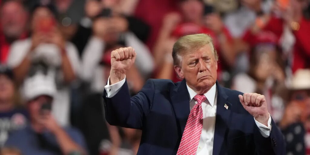 Tipsters for suspected government fraud can get up to $30,000 under a $25 million whistleblower program Trump and Vance are set to announce