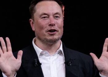 Elon Musk says Tesla and SpaceX are weighing a $3.5 trillion merger—without him in the room