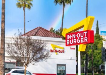 In-N-Out keeps delivery off the menu, but its fans are paying extra to get it anyway