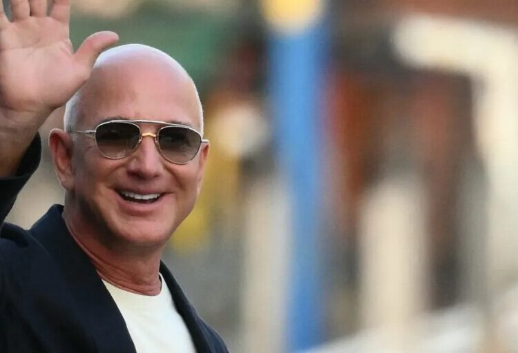 Jeff Bezos reportedly added a $69.5 million beach house to his $237 million Miami compound. A broker says that’s how billionaires live now