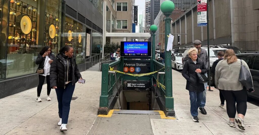 17-Year-Old Charged With Murder in Midtown Subway Station Shooting