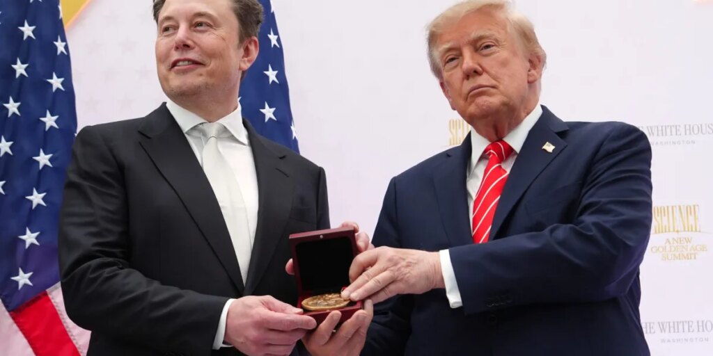 ‘It wasn’t me, and I don’t think it was Elon’: Trump and his cabinet send mixed messages about what led to Ukraine’s Starshield interruptions