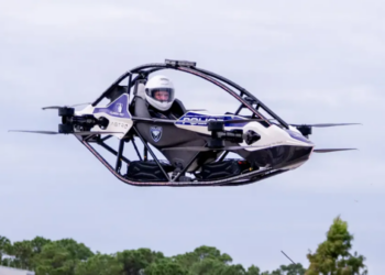 Florida Police Show Off Incredibly Tiny and Goofy Quadcopter That Fits Exactly One Cop at a Time