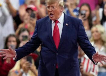 Trump suggests U.S. warships ‘do a little stopover’ in Cuba after Iran war, while Rubio pushes Cubans toward a ‘discrete partnership with the CIA’