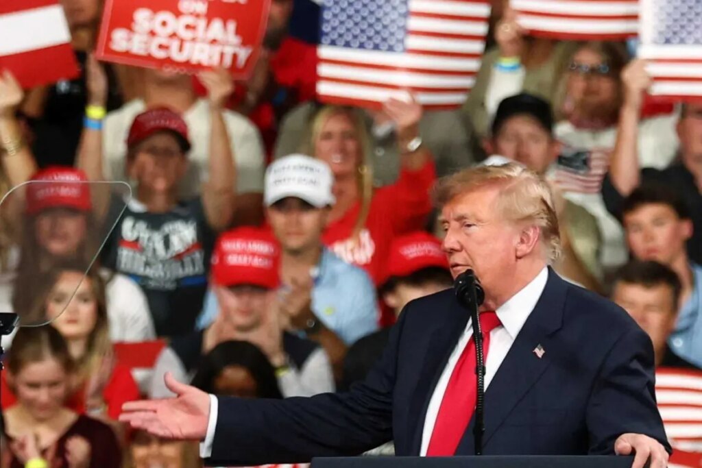Crowd laughs as Trump revives — and mangles — his most infamous first-term insult
