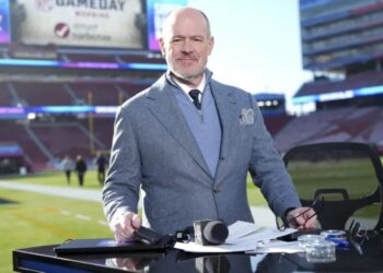 Rich Eisen went from SportsCenter to NFL Network to owning his show. Now he’s back at ESPN, betting ’90s nostalgia still sells