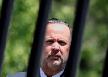 ‘We know who you are’: Trump aide issues ominous late-night warning to White House leakers
