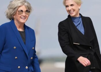 Air Force One passengers reveal Trump’s inner circle and who is ‘whispering in his ear and talking softly in private quarters’