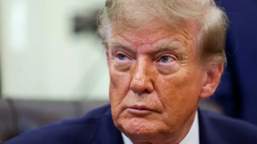 Ex-insider predicts startling end to Trump presidency amid war talks: ‘They hate his guts’