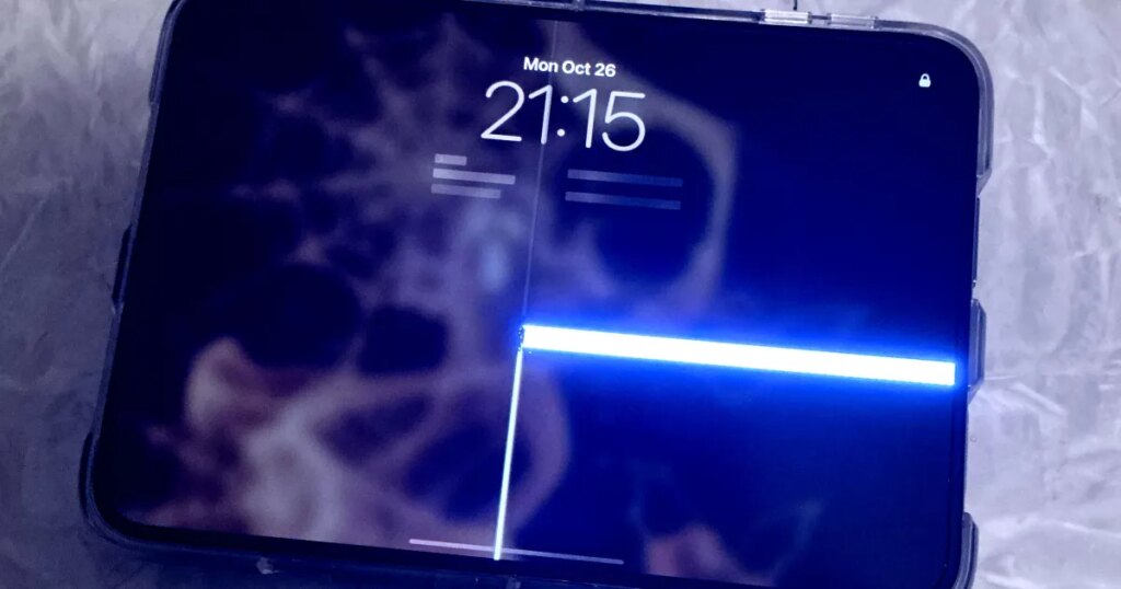 Apple’s Folding Phone Is Already Breaking at an Incredible Rate, Just Hours Into Use