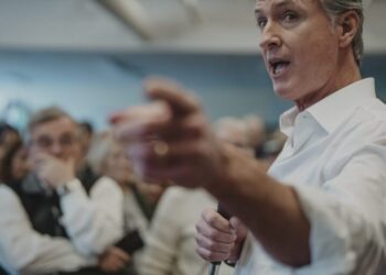 Newsom agrees smart glasses need privacy rules—just not the ones California lawmakers wrote