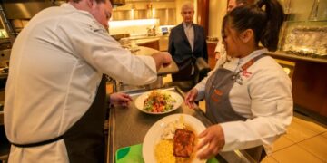 Obama mocked Trump’s gold White House as a Cheesecake Factory. The chain just posted a record quarter