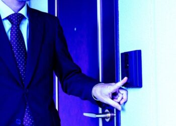 Elon Musk’s Real Estate Goons Threaten Local Residents Not to Sue Over Deafening Data Center Noise
