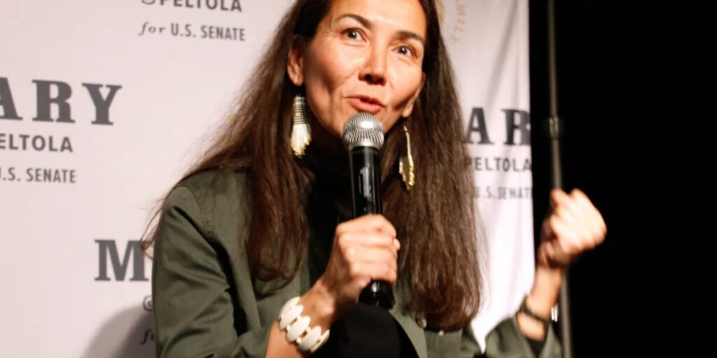 Alaska’s governor accuses Dem Peltola’s campaign for ‘deliberately’ tricking voters after recruiting candidate ‘with the same name’ as her opponent