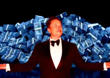 Elon Musk, Who is Hoarding Nearly a Trillion Dollars, Says Saving Money Is “Pointless”