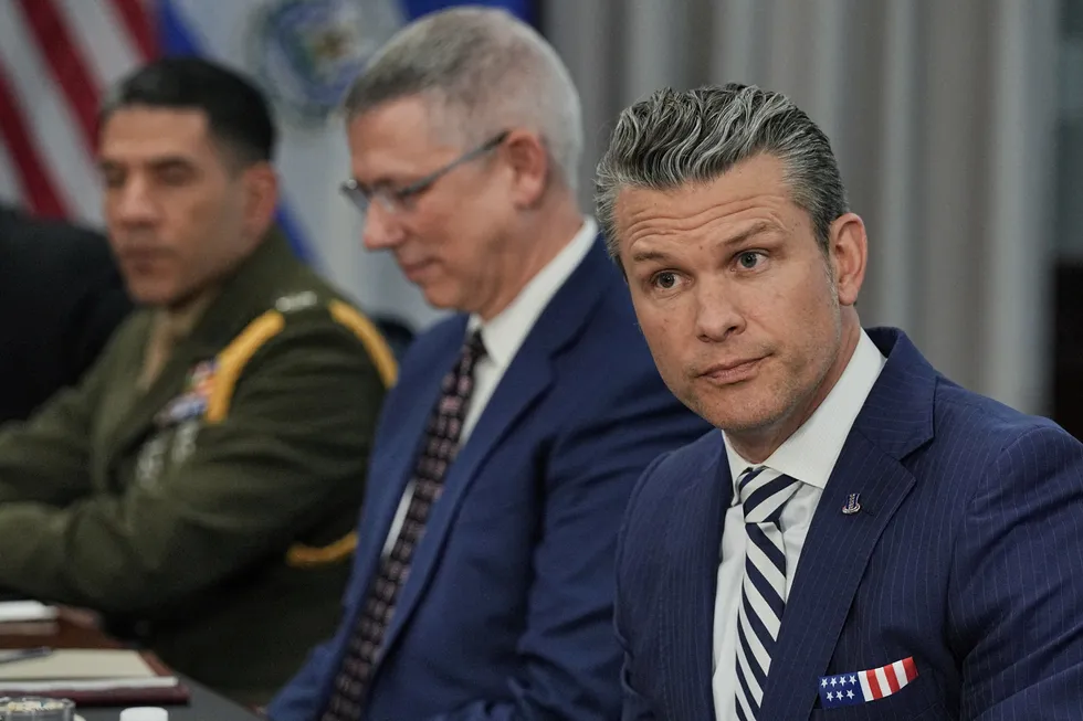 Pete Hegseth’s flashy outfit gets brutal three-word review from men’s style expert