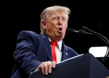 Trump admits he’s running on empty as he laments his voice is fading: analyst