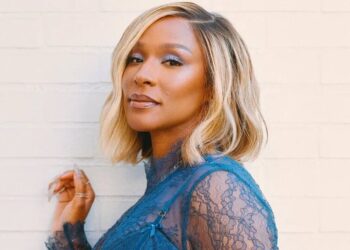 Savannah James Comes Off the Sidelines