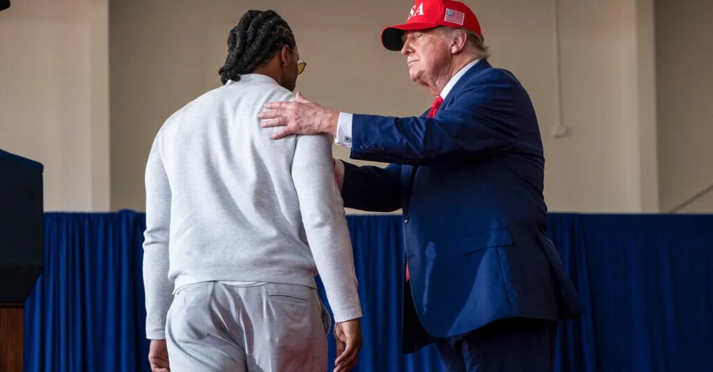 In Campaign’s Final Stretch, Trump Can’t Stop Praising Men’s Bodies