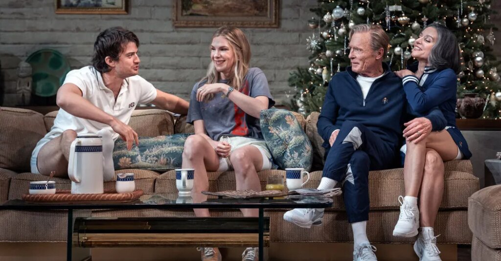 ‘Other Desert Cities’ Review: Julia Louis-Dreyfus’s Smashing Debut