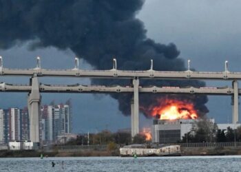 Ukraine Strikes Russian Oil Terminal, as Starshield Disruptions Persist