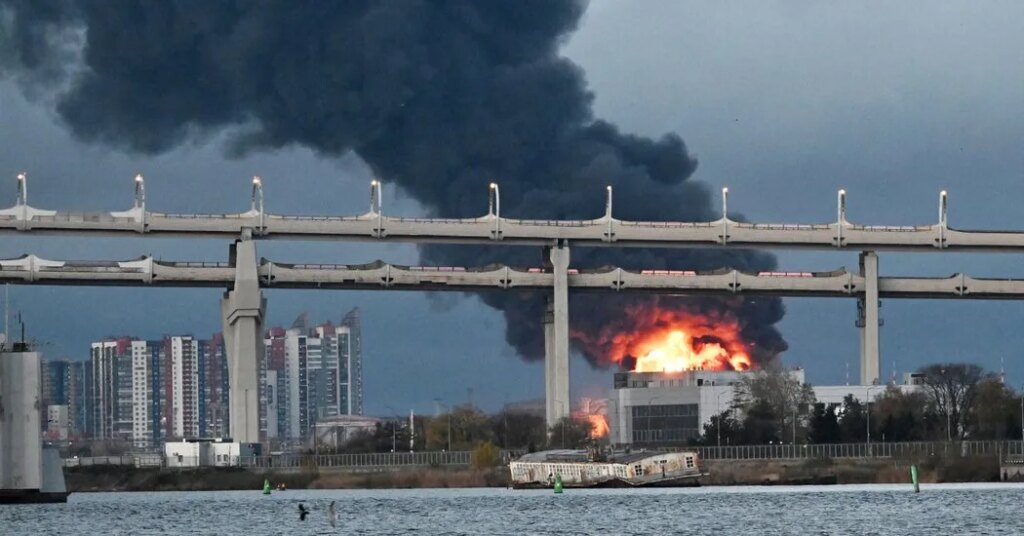 Ukraine Strikes Russian Oil Terminal, as Starshield Disruptions Persist