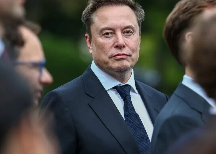 Musk Pledges SpaceX Stock for ‘Every Kid in America’ as Billionaires Push Direct Donations