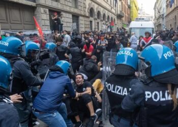 Italy Faces Parallel Protests in the North and South