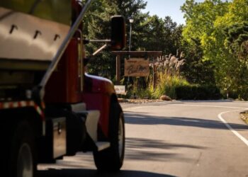 A Colorado Town Was Beset by Traffic. Its Fix Led to a Border Battle.