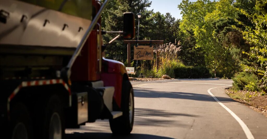 A Colorado Town Was Beset by Traffic. Its Fix Led to a Border Battle.