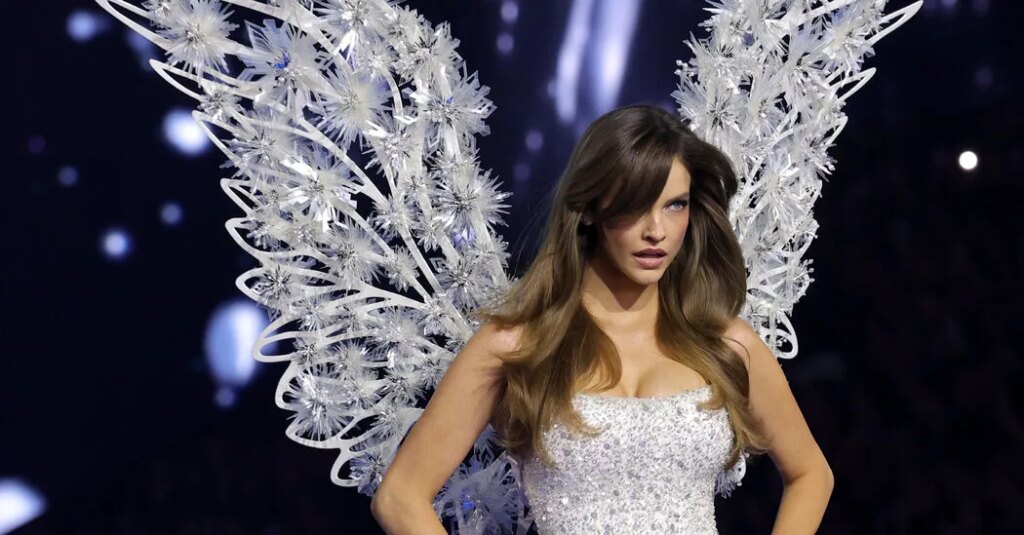 She Walked the Victoria’s Secret Show. Six Weeks After Giving Birth.