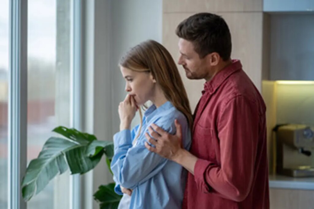Dear Abby: Even though I’m still with my unfaithful husband, my past flings are sending me DMs