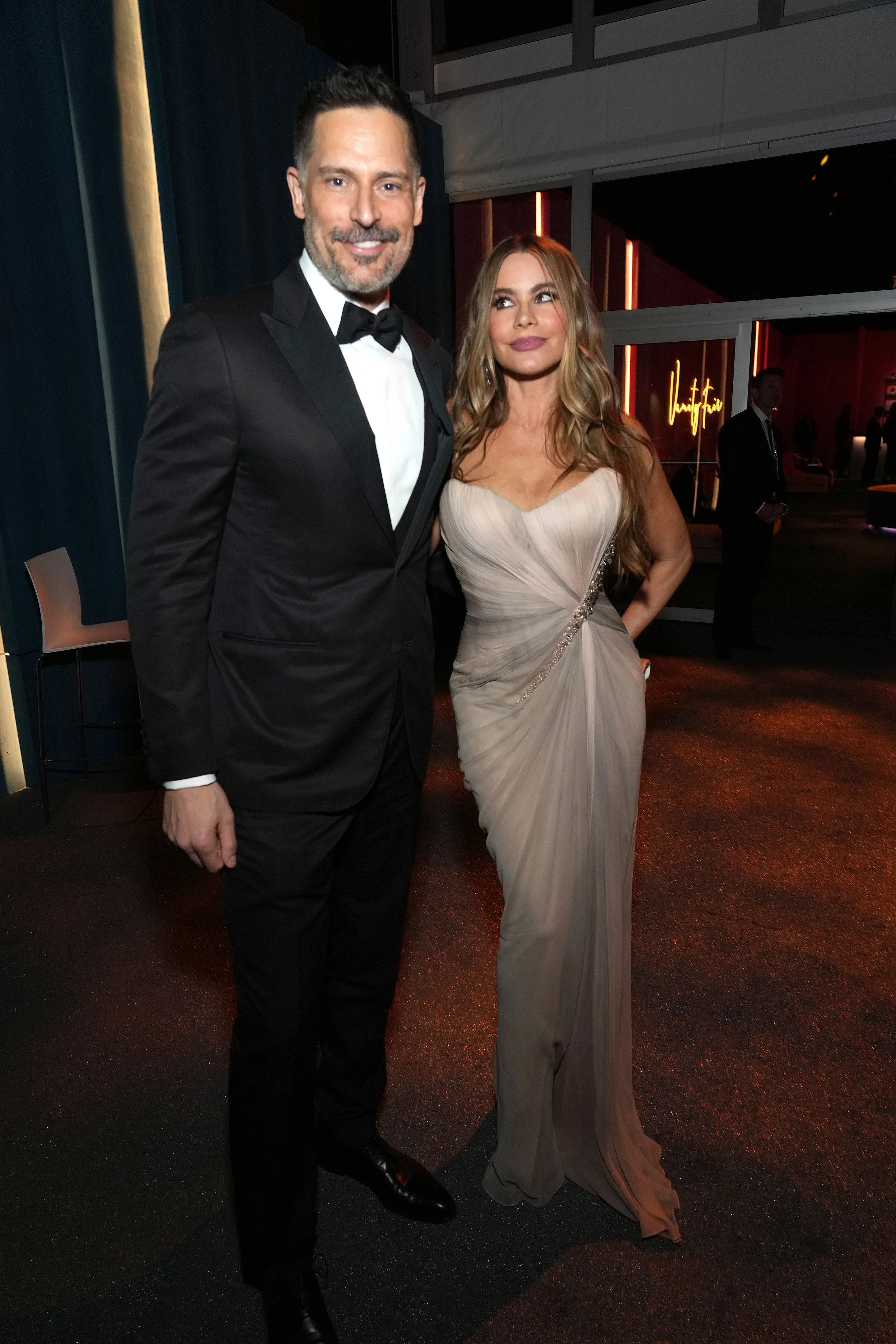 Joe Manganiello and Sofía Vergara pose together at the Vanity Fair Oscar Party.