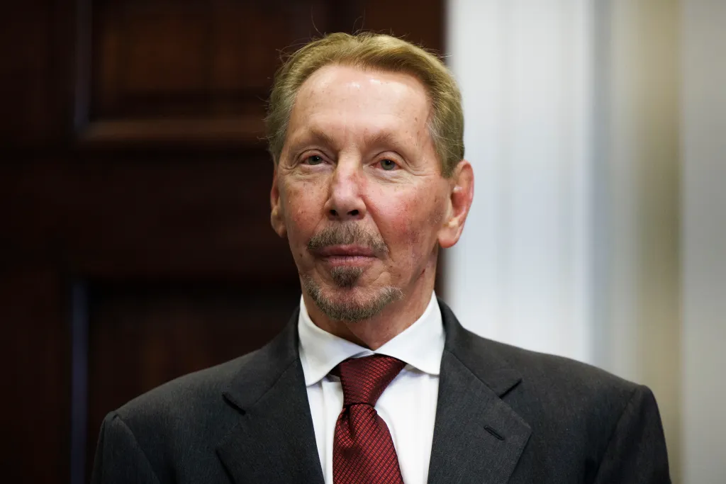 Oracle co-founder Larry Ellison teamed up with WeatherTech founder David MacNeil to acquire neighboring waterfront land in Manalapan.