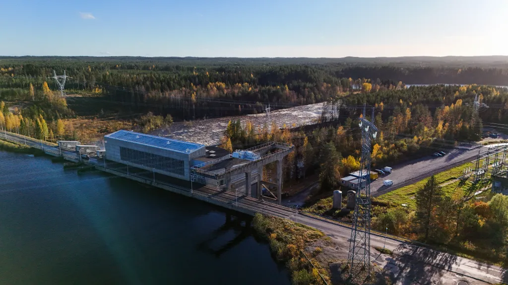The removal of the trees led to water sources flowing near the site to turn brown and pollute the streams that feed the Oulujoki River.