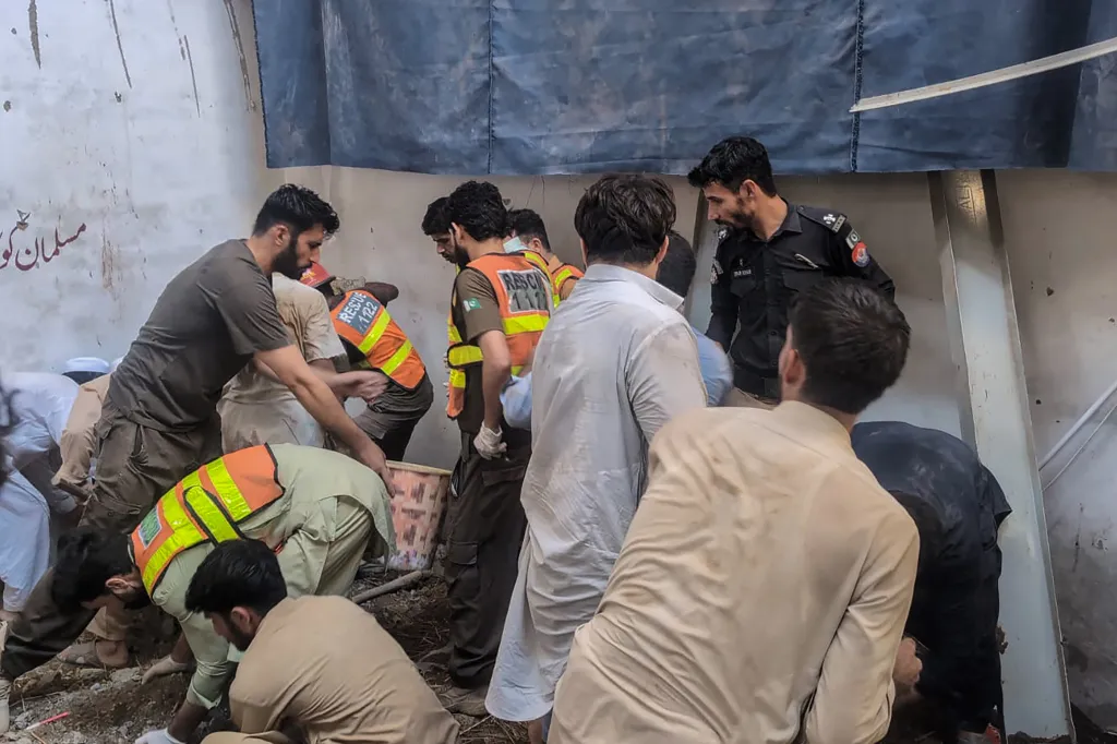 The roof of a private school collapsed in northwestern Pakistan on Thursday, killing at least 10 children and injuring more than two dozen others, an emergency services official said.