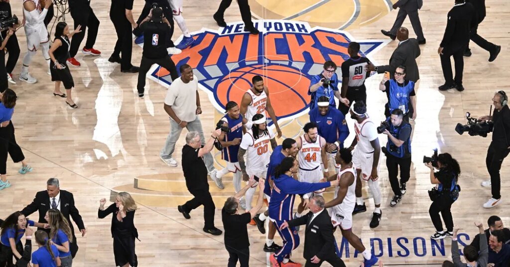 See a Knicks Opener for Under $1,000? Oh, Those Were the Pre-Title Days.